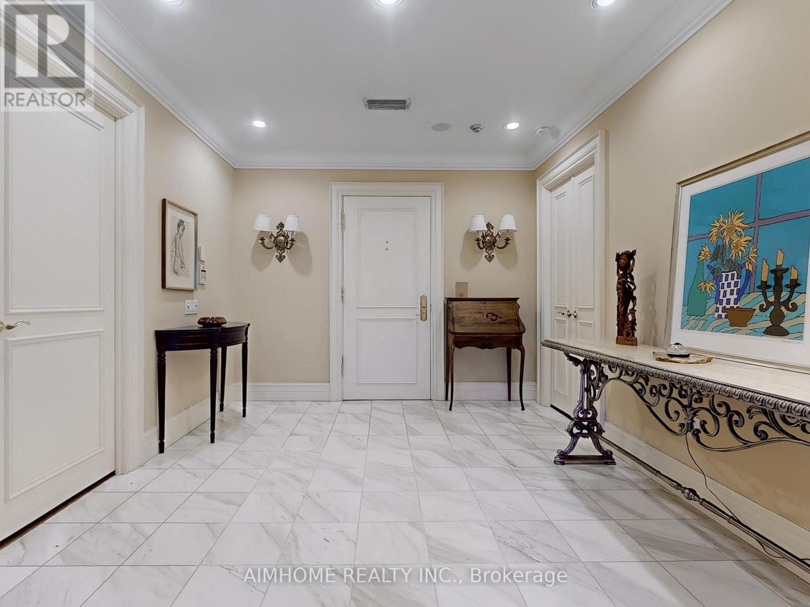 Property at 2C - 2 CHEDINGTON PLACE image 2