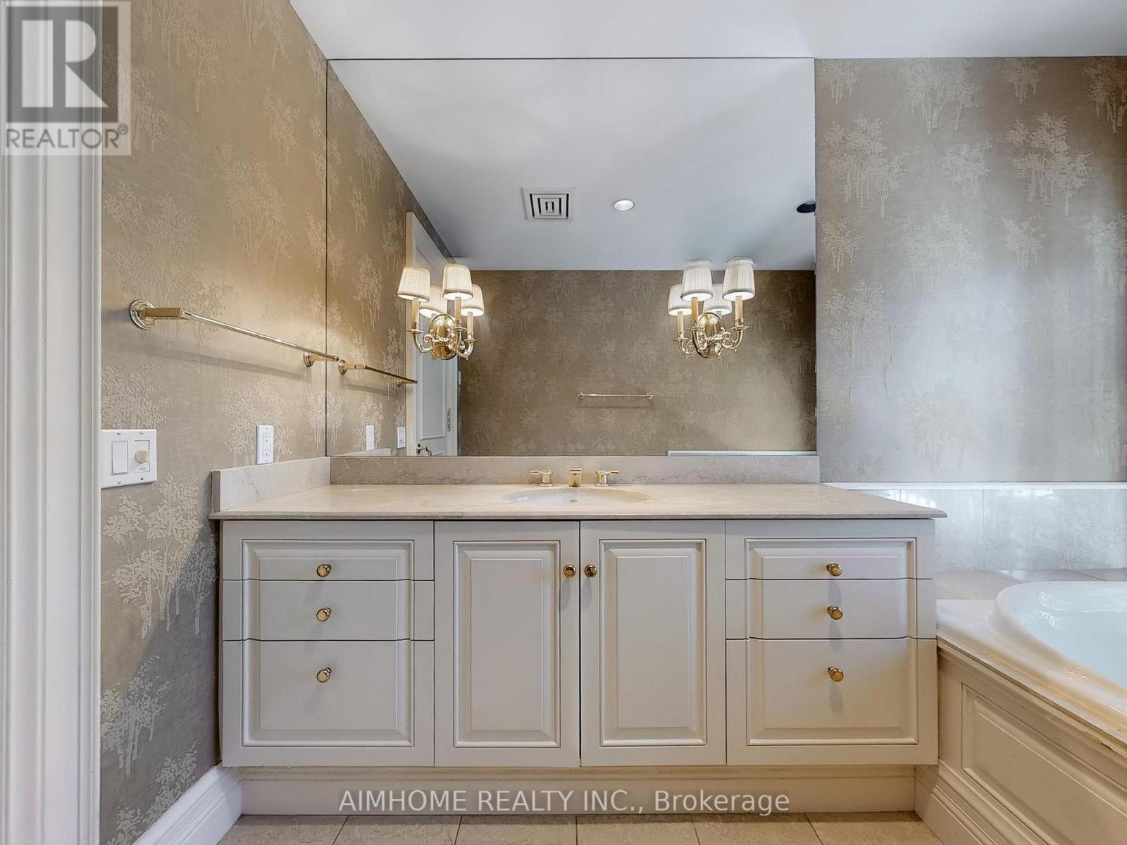 2c - 2 Chedington Place, Toronto, Ontario  M4N 3R5 - Photo 32 - C12306551