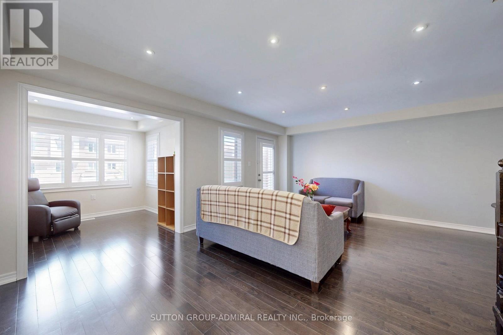 35 Pringdale Gardens Circle, Toronto, Ontario  M1J 0B1 - Photo 15 - E12306525