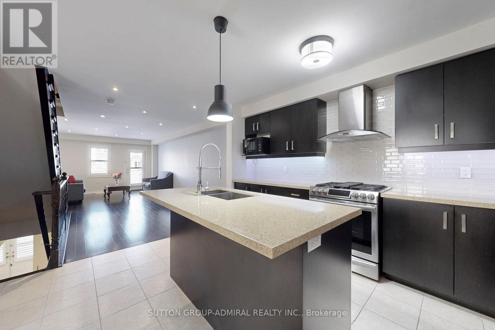 Property at 35 PRINGDALE GARDENS CIRCLE image 5