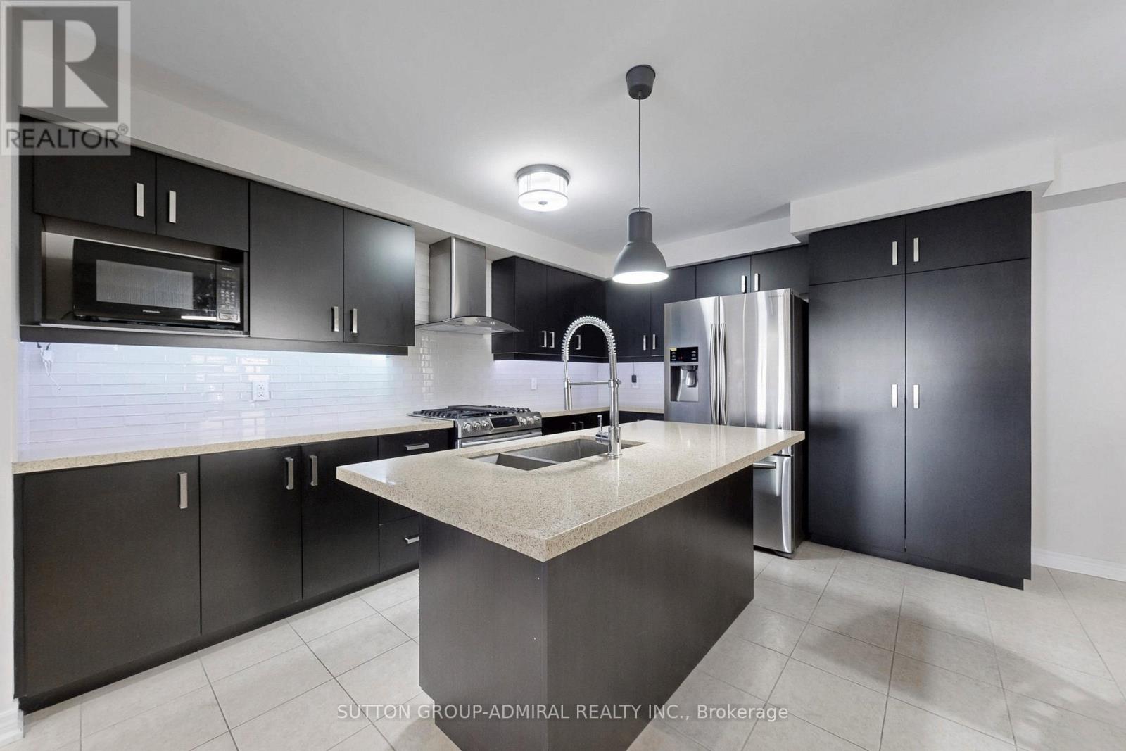 35 Pringdale Gardens Circle, Toronto, Ontario  M1J 0B1 - Photo 6 - E12306525