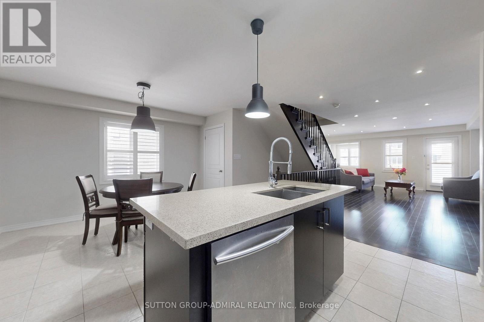 35 Pringdale Gardens Circle, Toronto, Ontario  M1J 0B1 - Photo 7 - E12306525