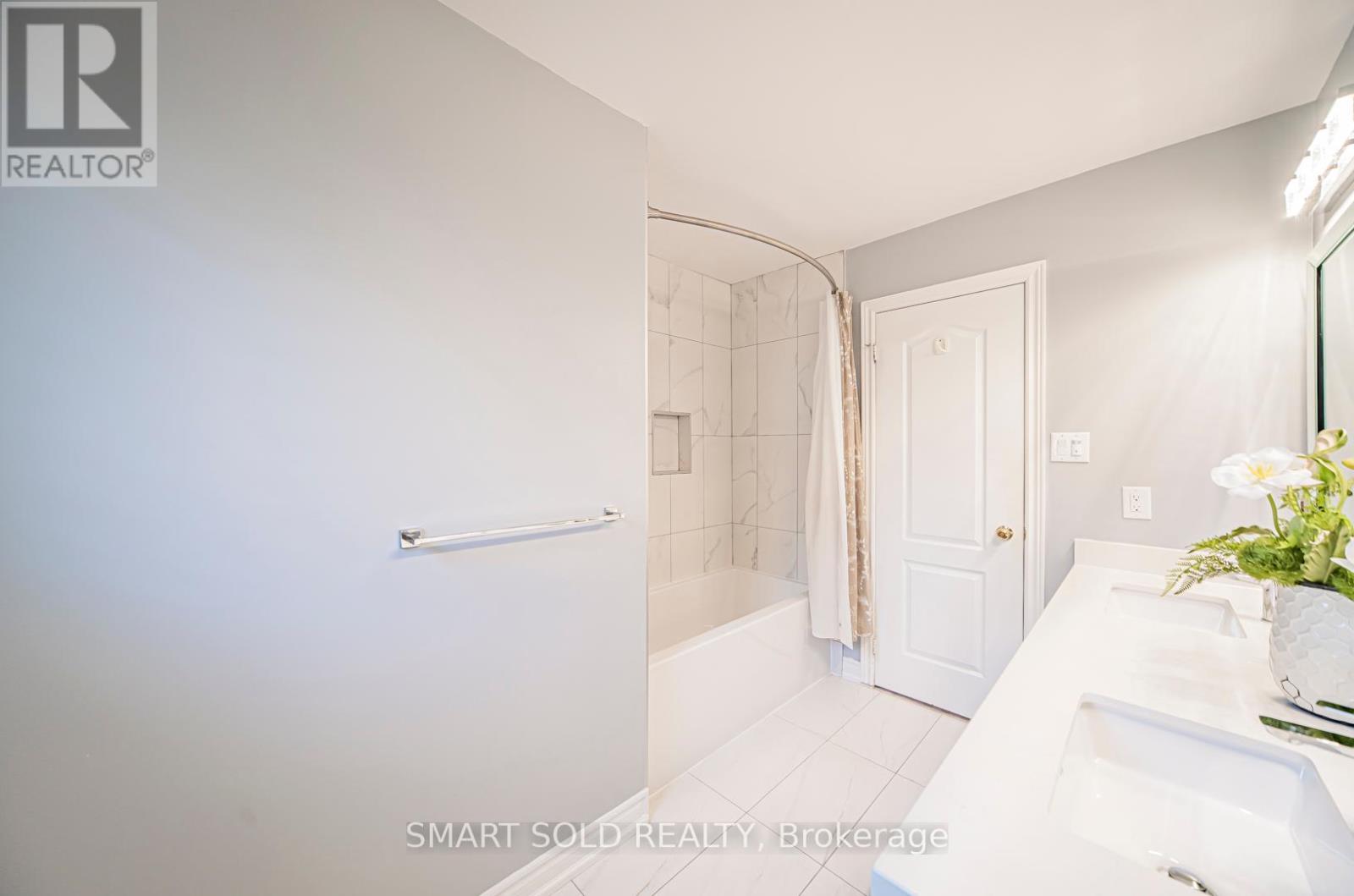 54 Sandwood Drive, Vaughan, Ontario  L4J 8W9 - Photo 39 - N12306528