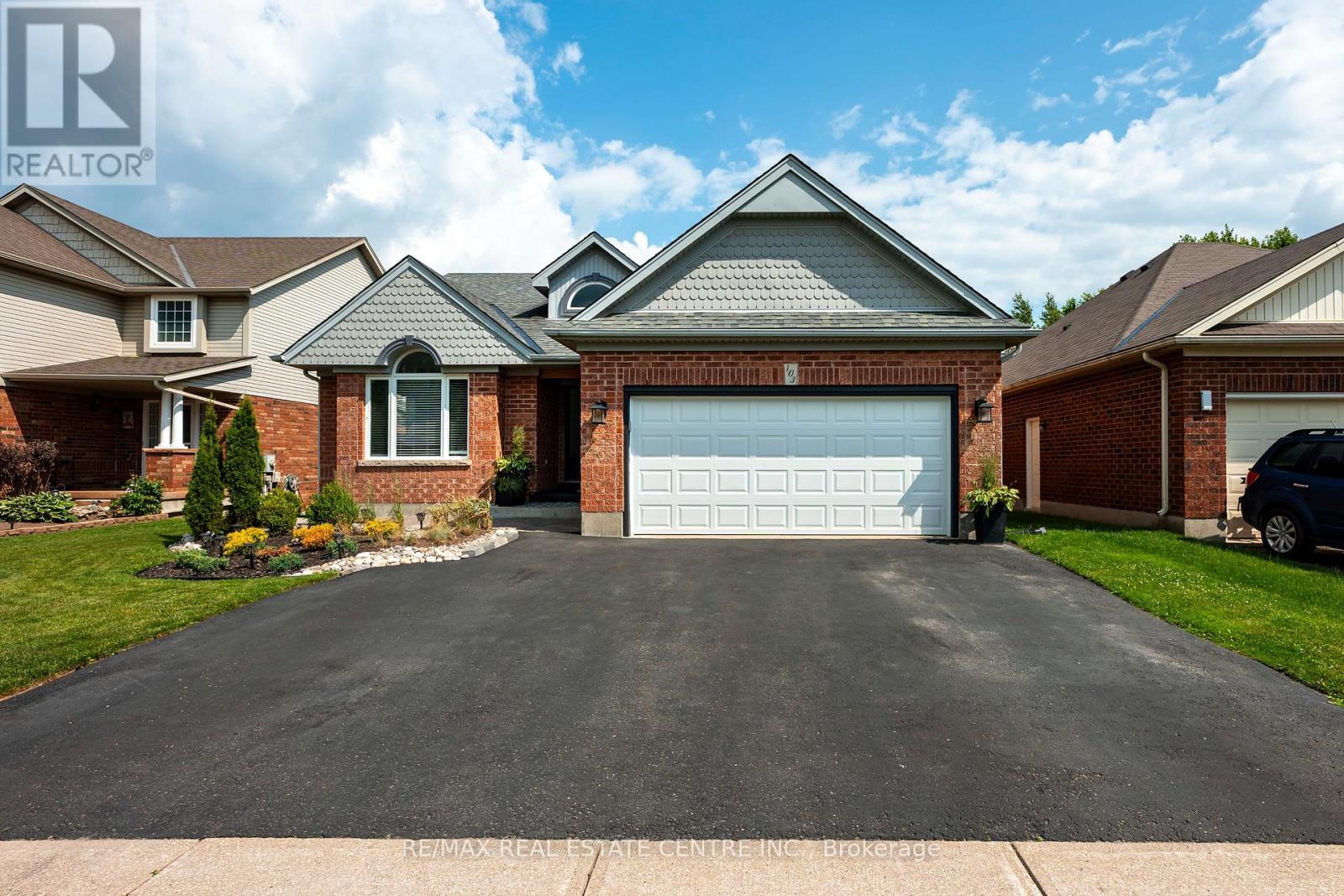 Property at 103 HUNTER ROAD image 1