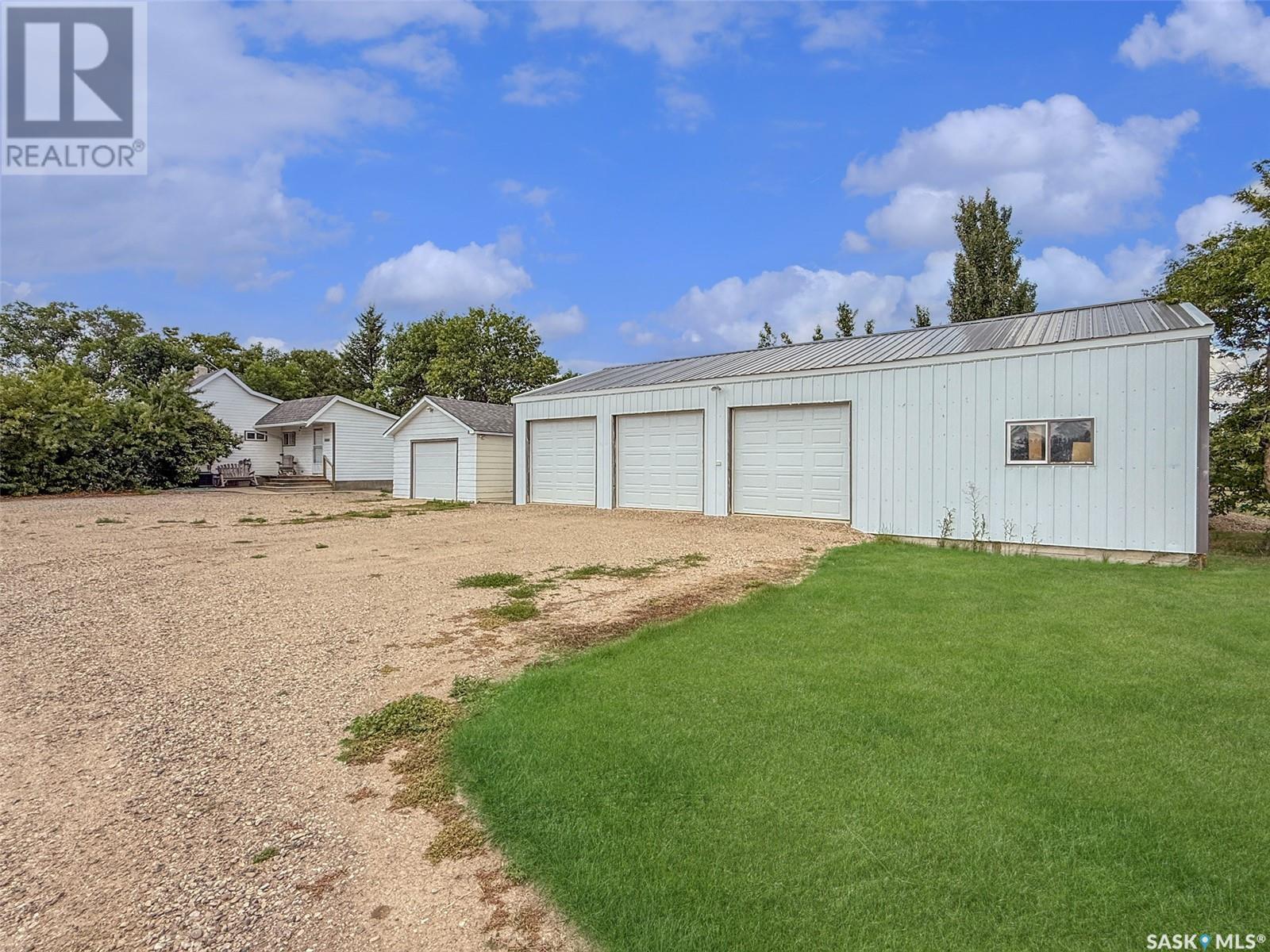 Fehr Acreage, Coulee Rm No. 136, Saskatchewan  S9H 4J8 - Photo 2 - SK013511
