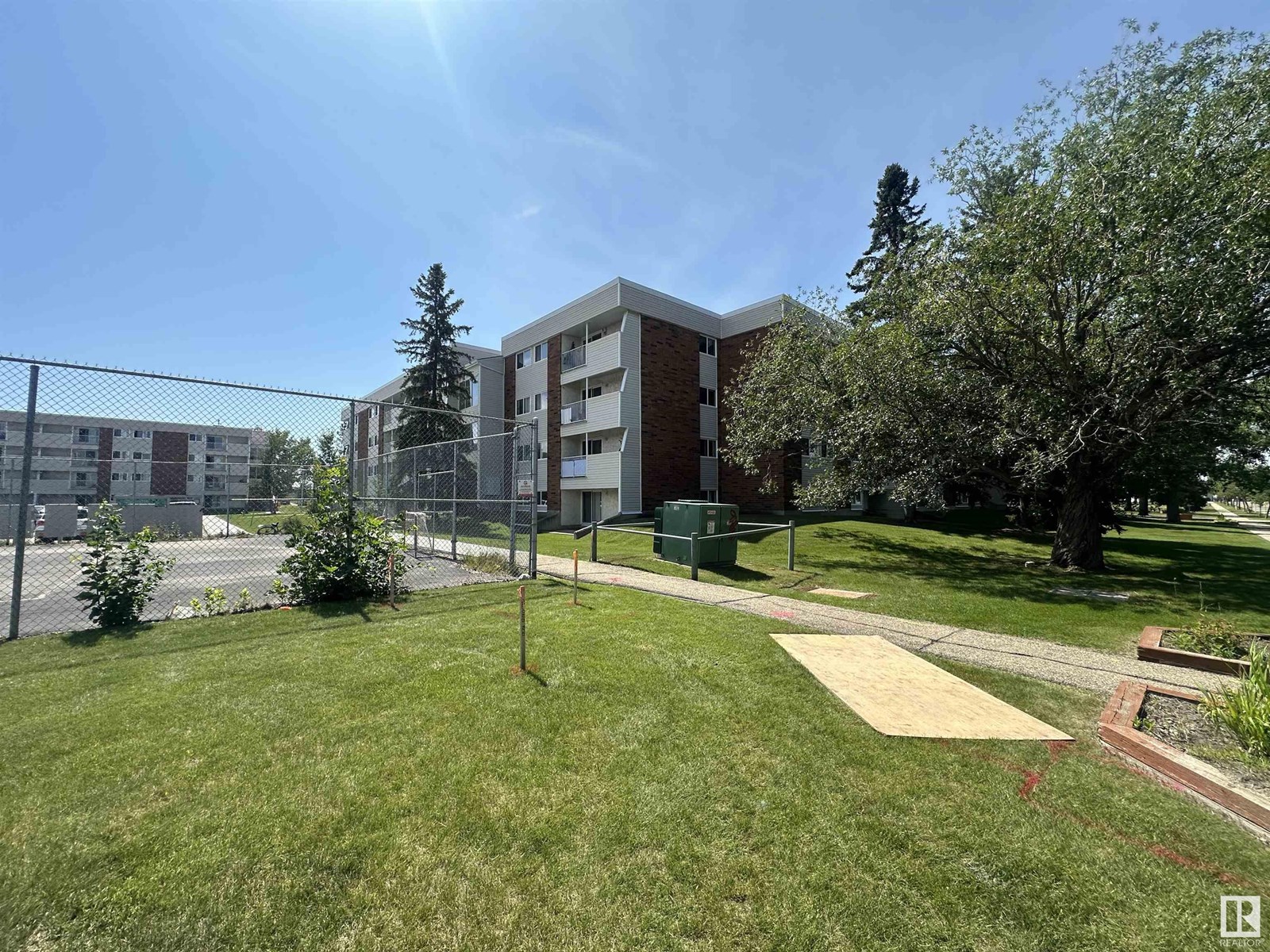 Property at #68 11255 31 AV NW image 3