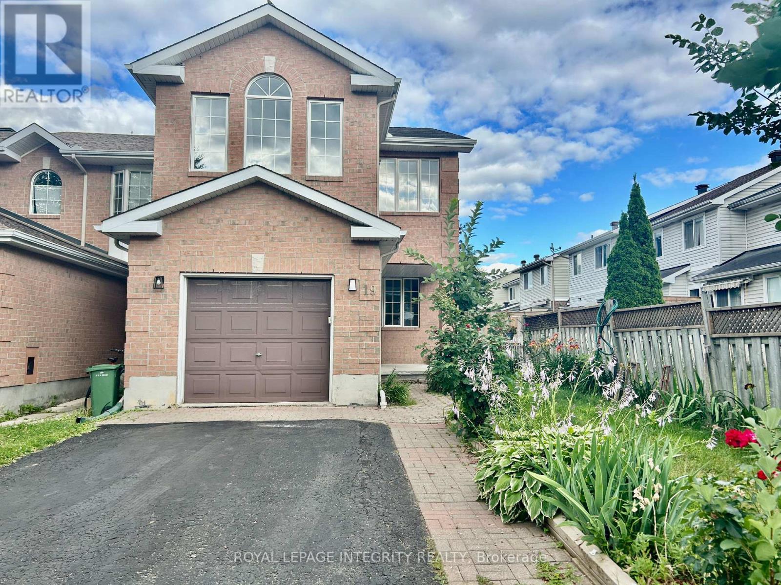19 COHEN AVENUE, Ottawa, Ontario
