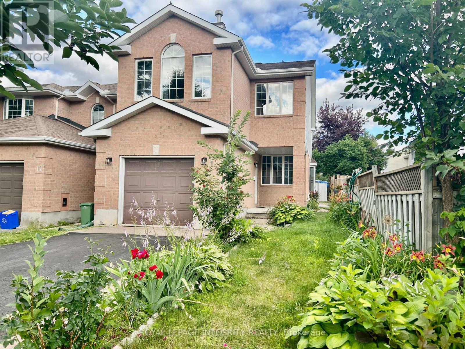 19 Cohen Avenue, Ottawa, Ontario  K2L 4E9 - Photo 2 - X12306558