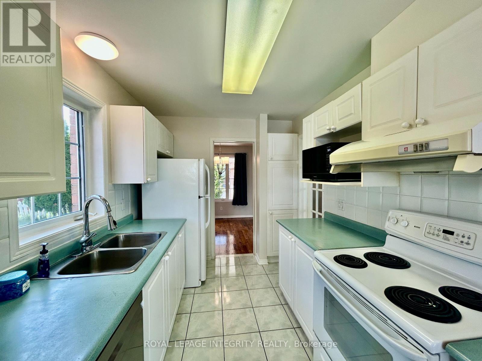 19 Cohen Avenue, Ottawa, Ontario  K2L 4E9 - Photo 5 - X12306558