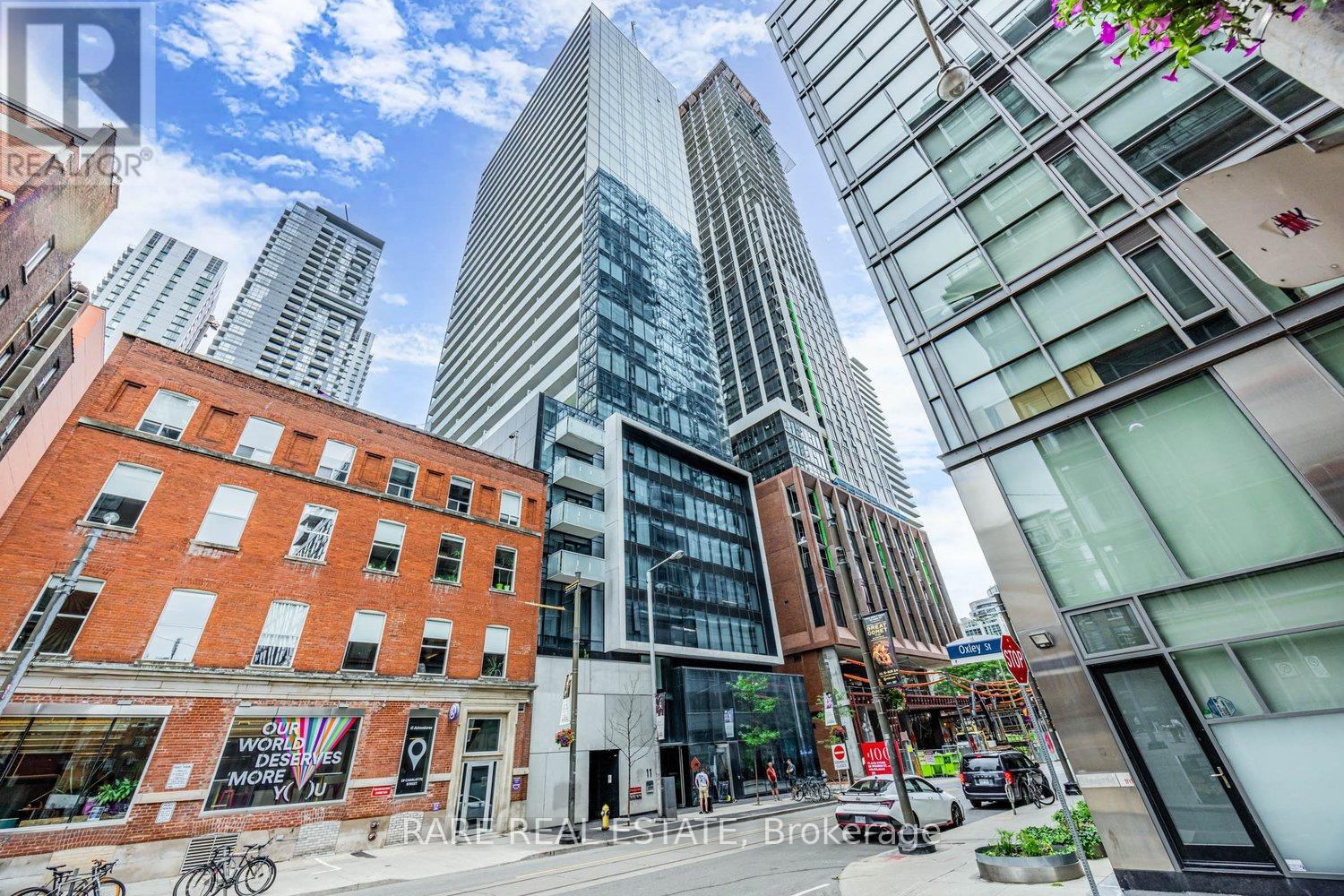 2404 - 11 CHARLOTTE STREET, Toronto, Ontario