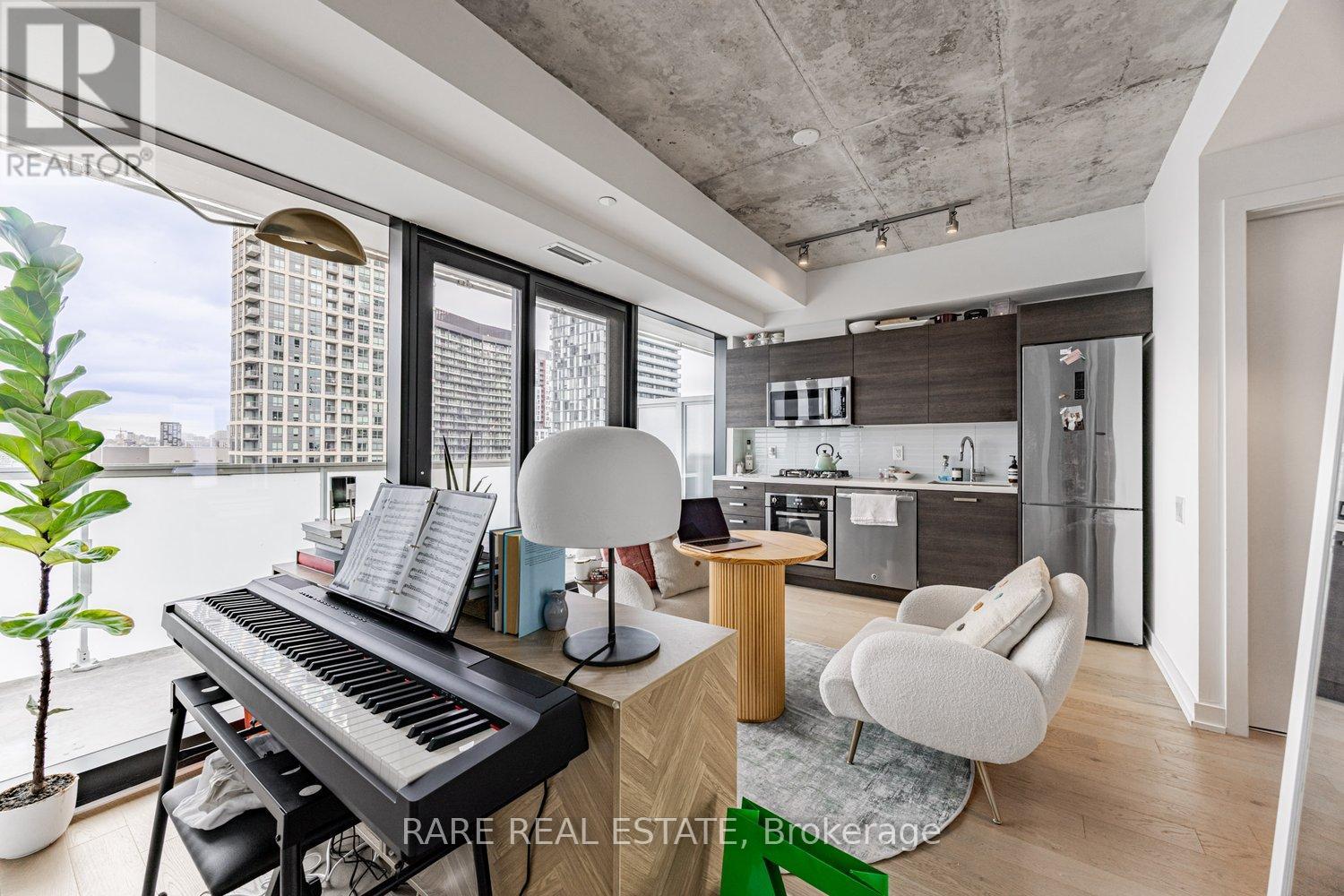 2404 - 11 Charlotte Street, Toronto (Waterfront Communities), Ontario  M5V 0M6 - Photo 12 - C12306592