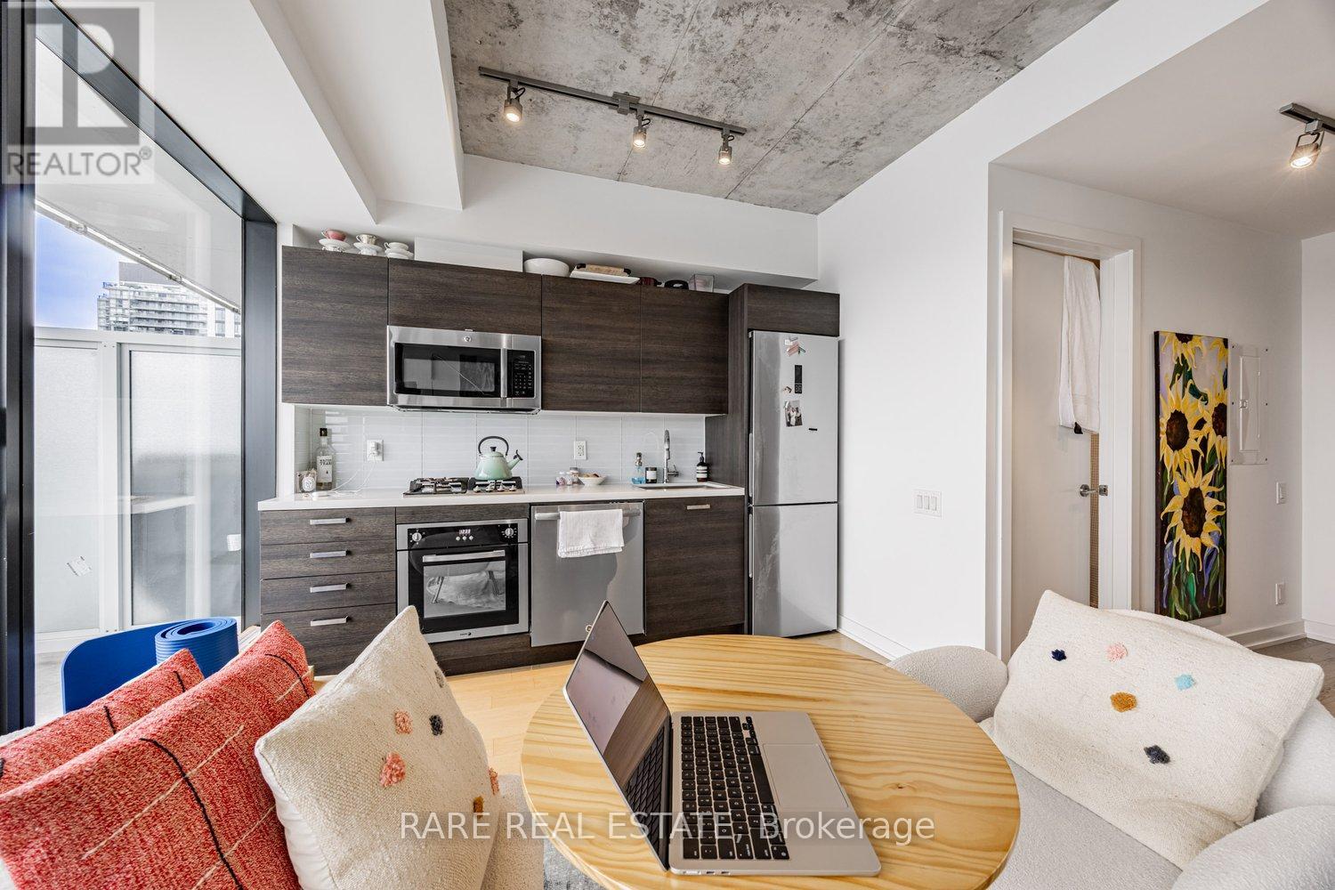 2404 - 11 Charlotte Street, Toronto (Waterfront Communities), Ontario  M5V 0M6 - Photo 13 - C12306592