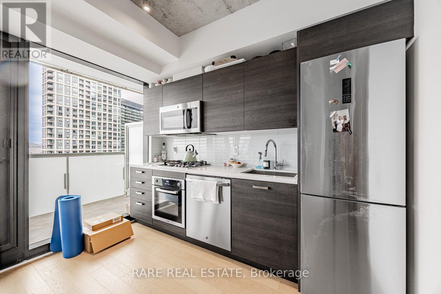 2404 - 11 Charlotte Street, Toronto (Waterfront Communities), Ontario  M5V 0M6 - Photo 15 - C12306592
