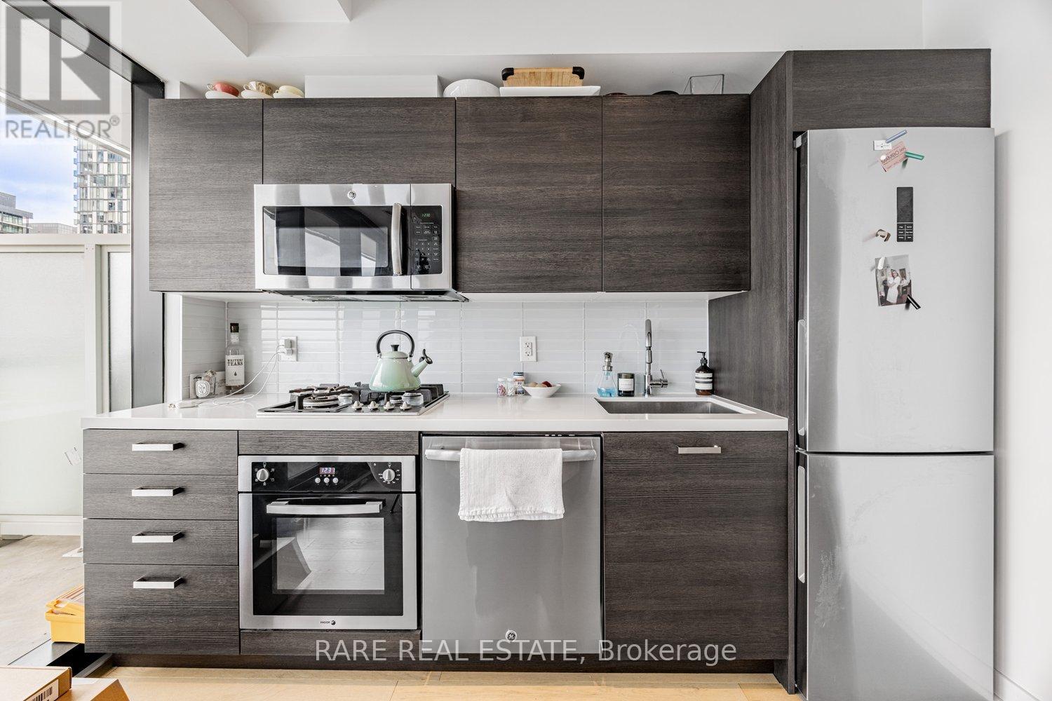 2404 - 11 Charlotte Street, Toronto (Waterfront Communities), Ontario  M5V 0M6 - Photo 17 - C12306592