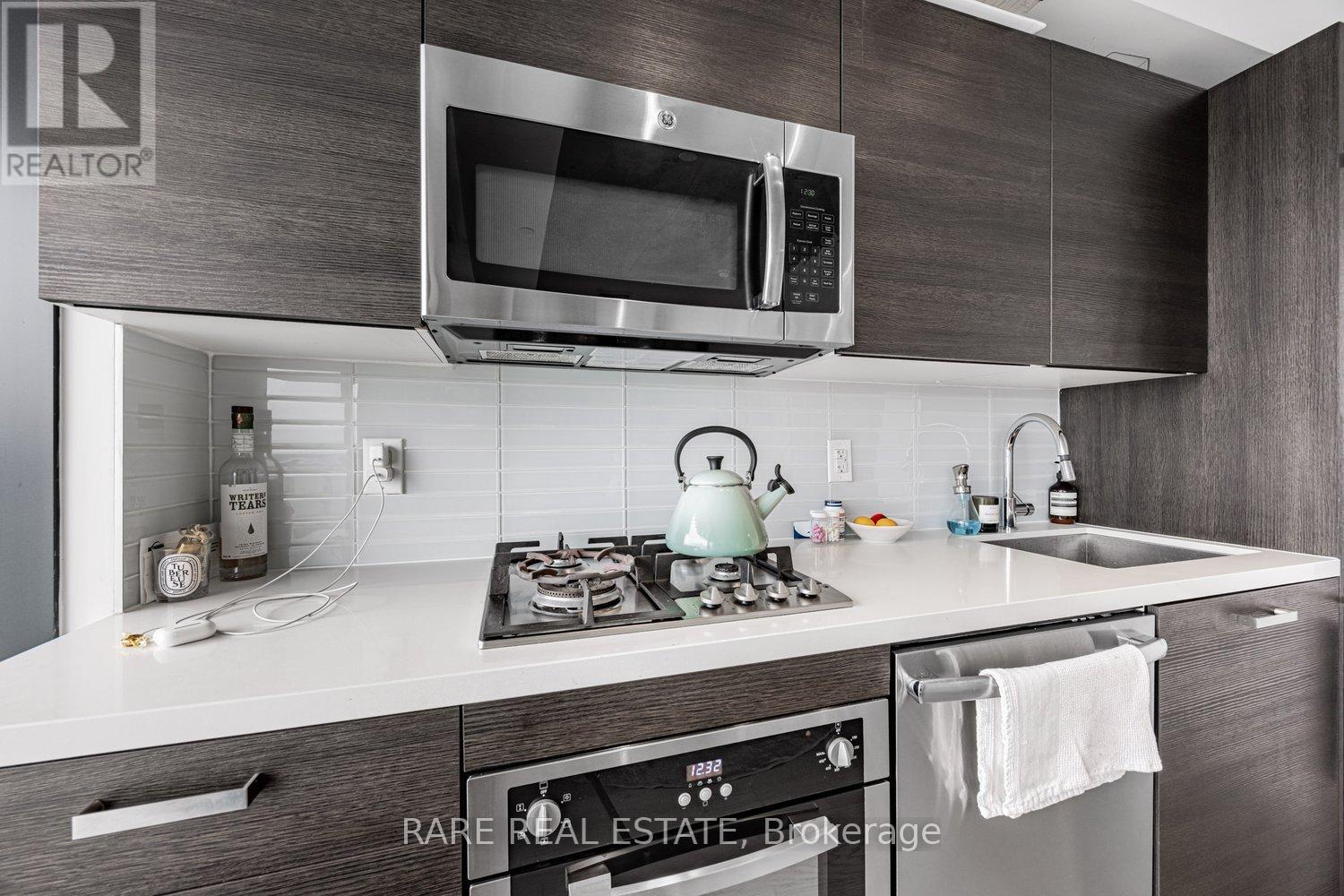 2404 - 11 Charlotte Street, Toronto (Waterfront Communities), Ontario  M5V 0M6 - Photo 19 - C12306592