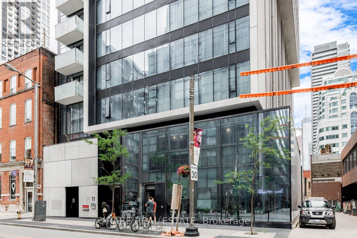2404 - 11 Charlotte Street, Toronto (Waterfront Communities), Ontario  M5V 0M6 - Photo 2 - C12306592