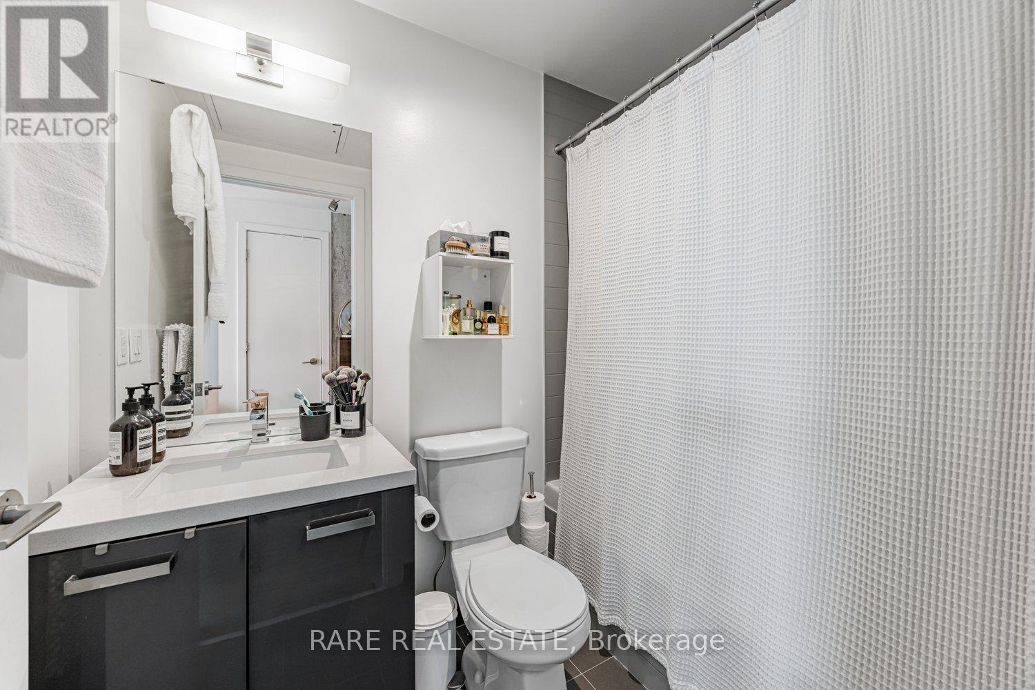 2404 - 11 Charlotte Street, Toronto (Waterfront Communities), Ontario  M5V 0M6 - Photo 24 - C12306592