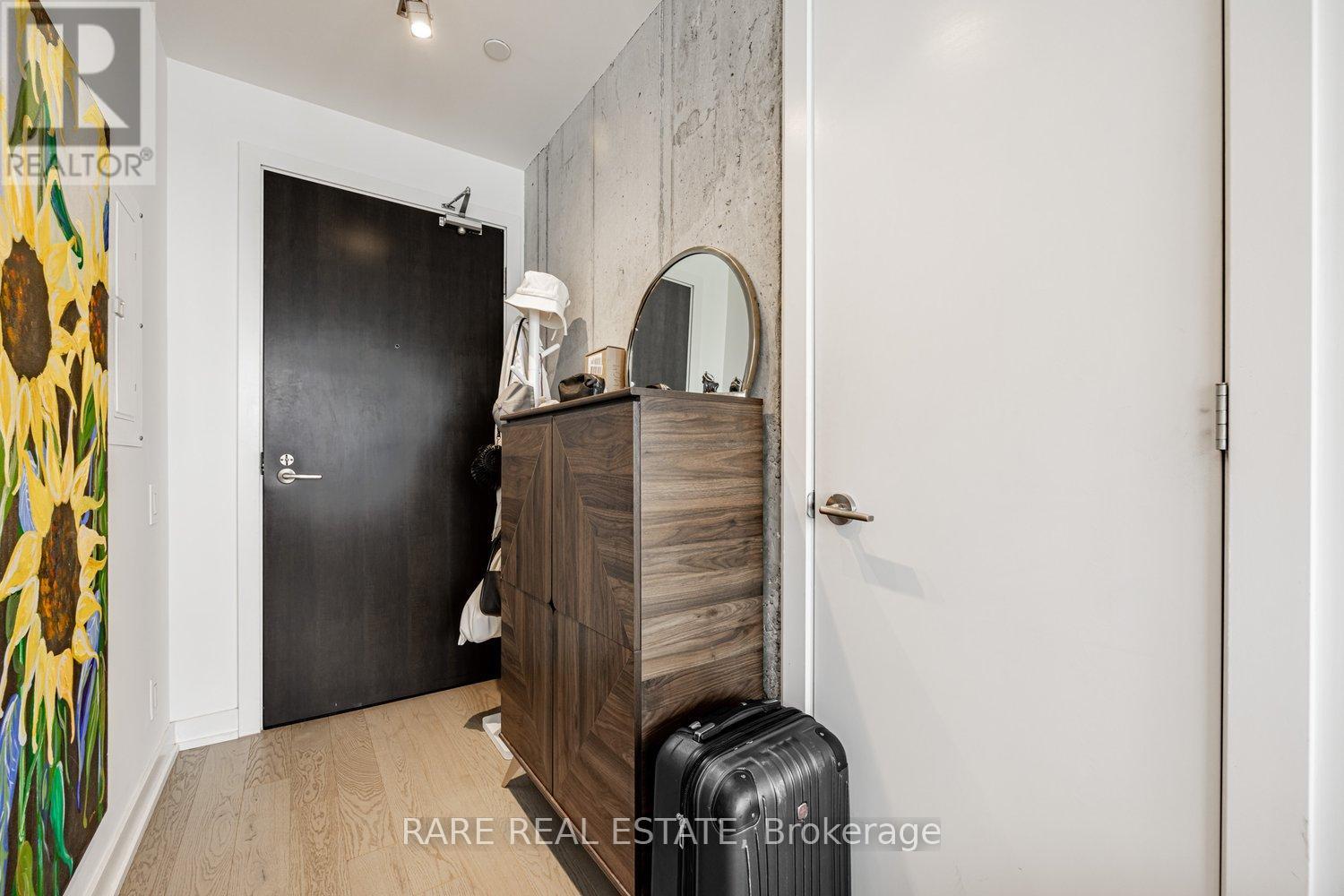 2404 - 11 Charlotte Street, Toronto (Waterfront Communities), Ontario  M5V 0M6 - Photo 5 - C12306592
