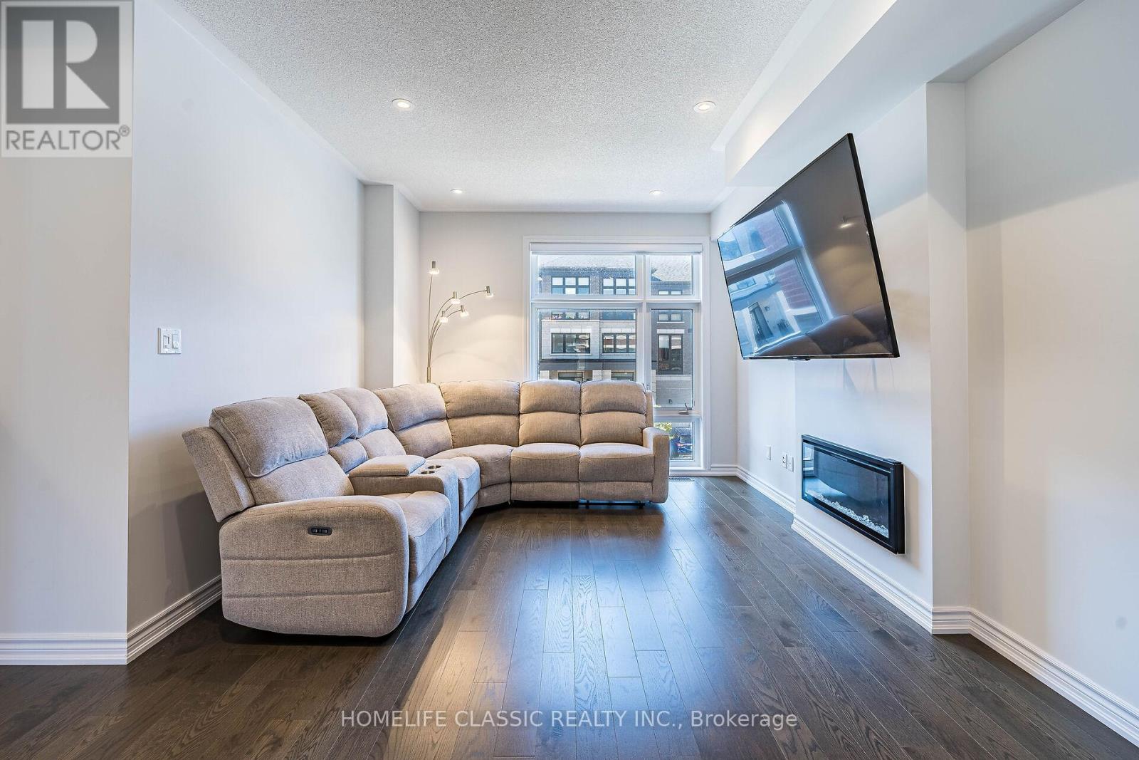 57 Douet Lane, Ajax, Ontario  L1Z 0V4 - Photo 9 - E12306619