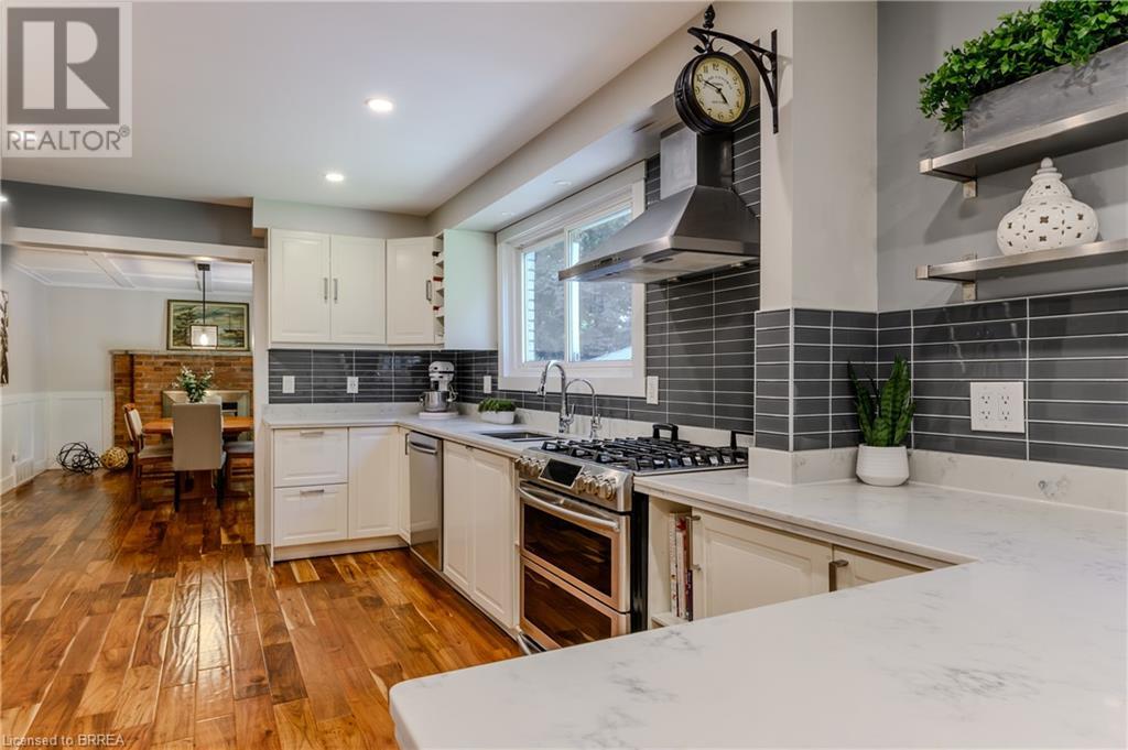 Property at 63 VEEVERS Drive image 4