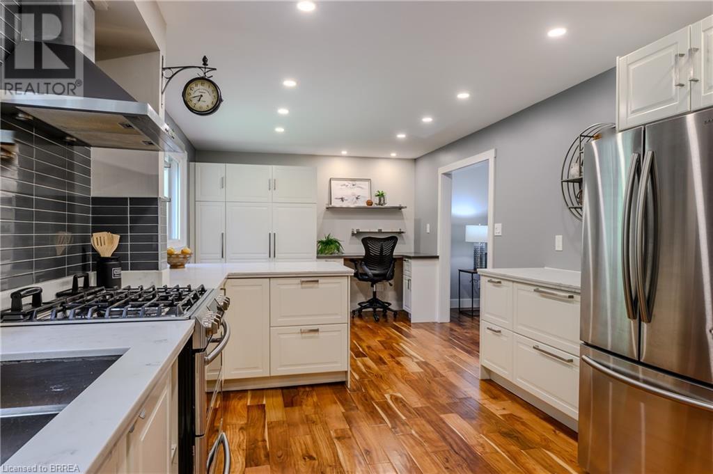 Property at 63 VEEVERS Drive image 5