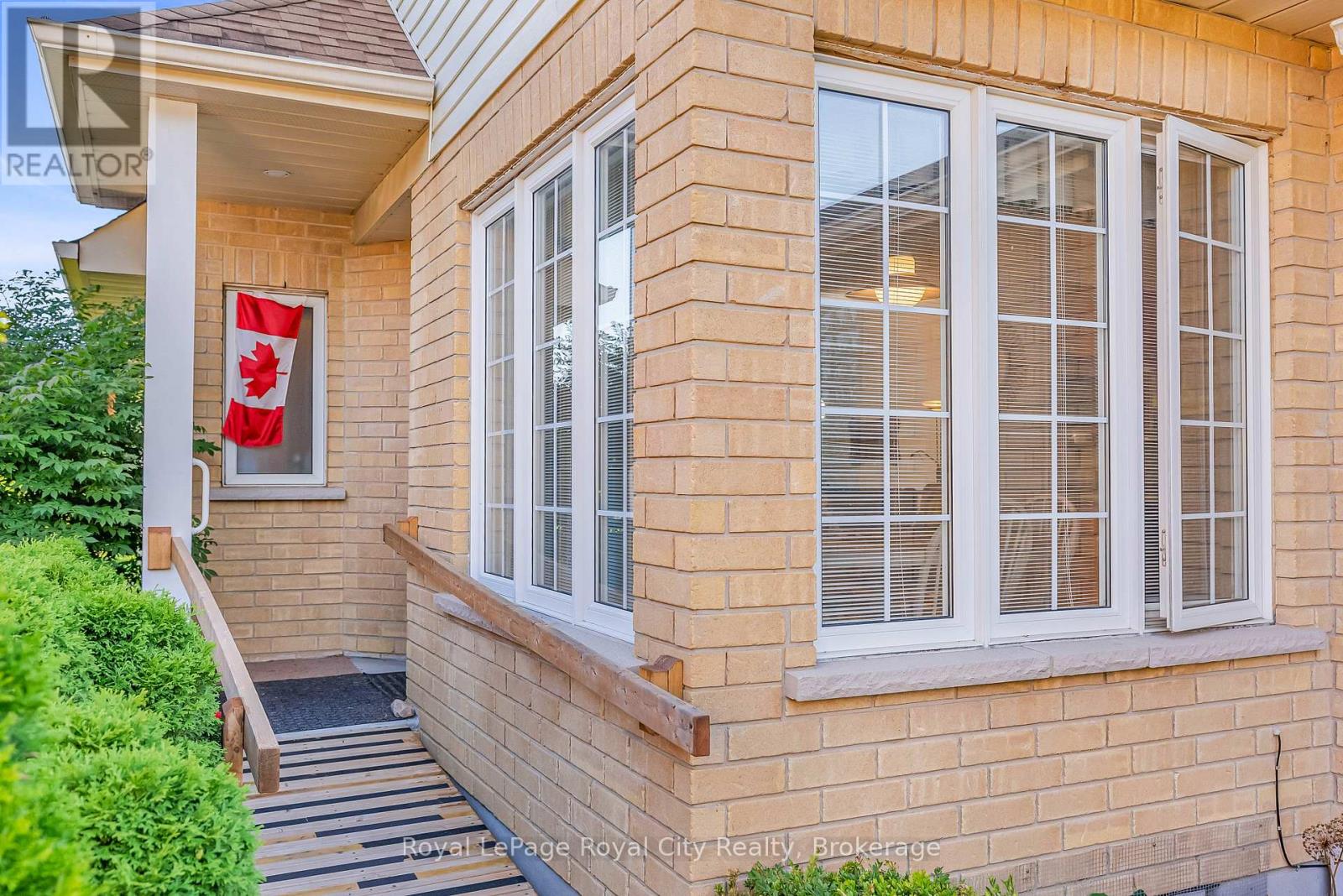 Property at 61 WAXWING CRESCENT image 5
