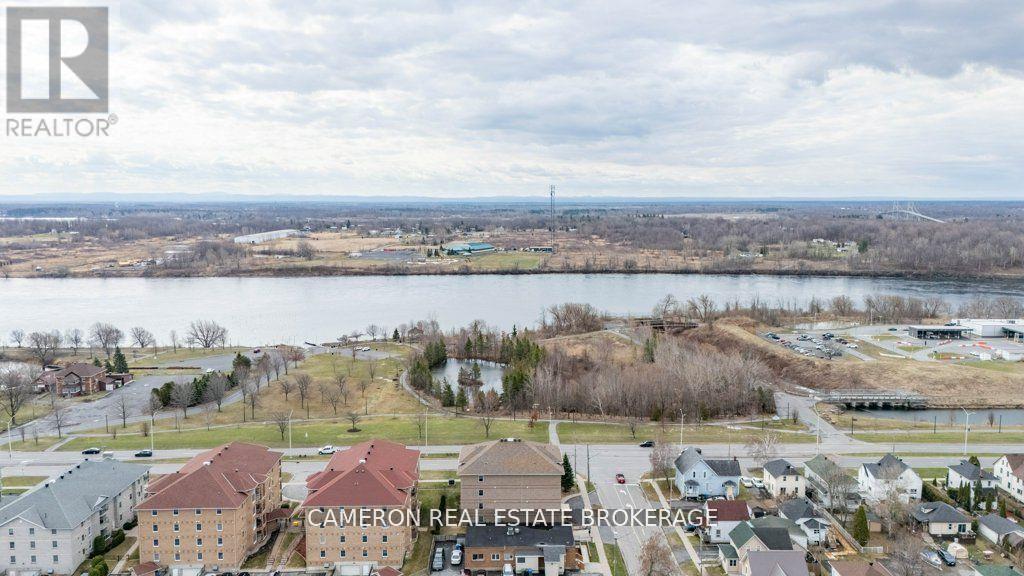 102 - 341 Water Street W, Cornwall, Ontario  K6J 1A5 - Photo 3 - X12104440