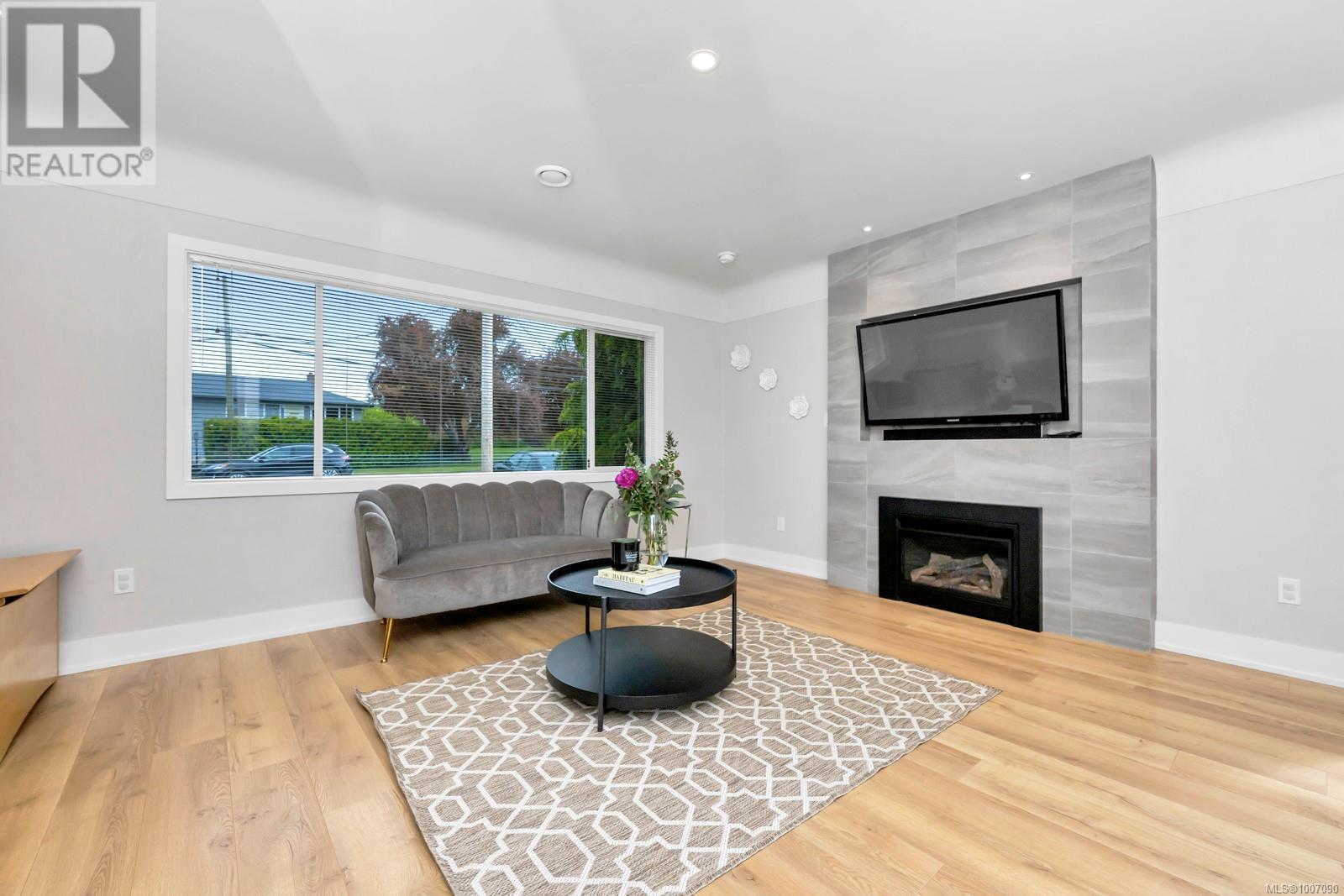 Property at 1045 Nicholson St image 5