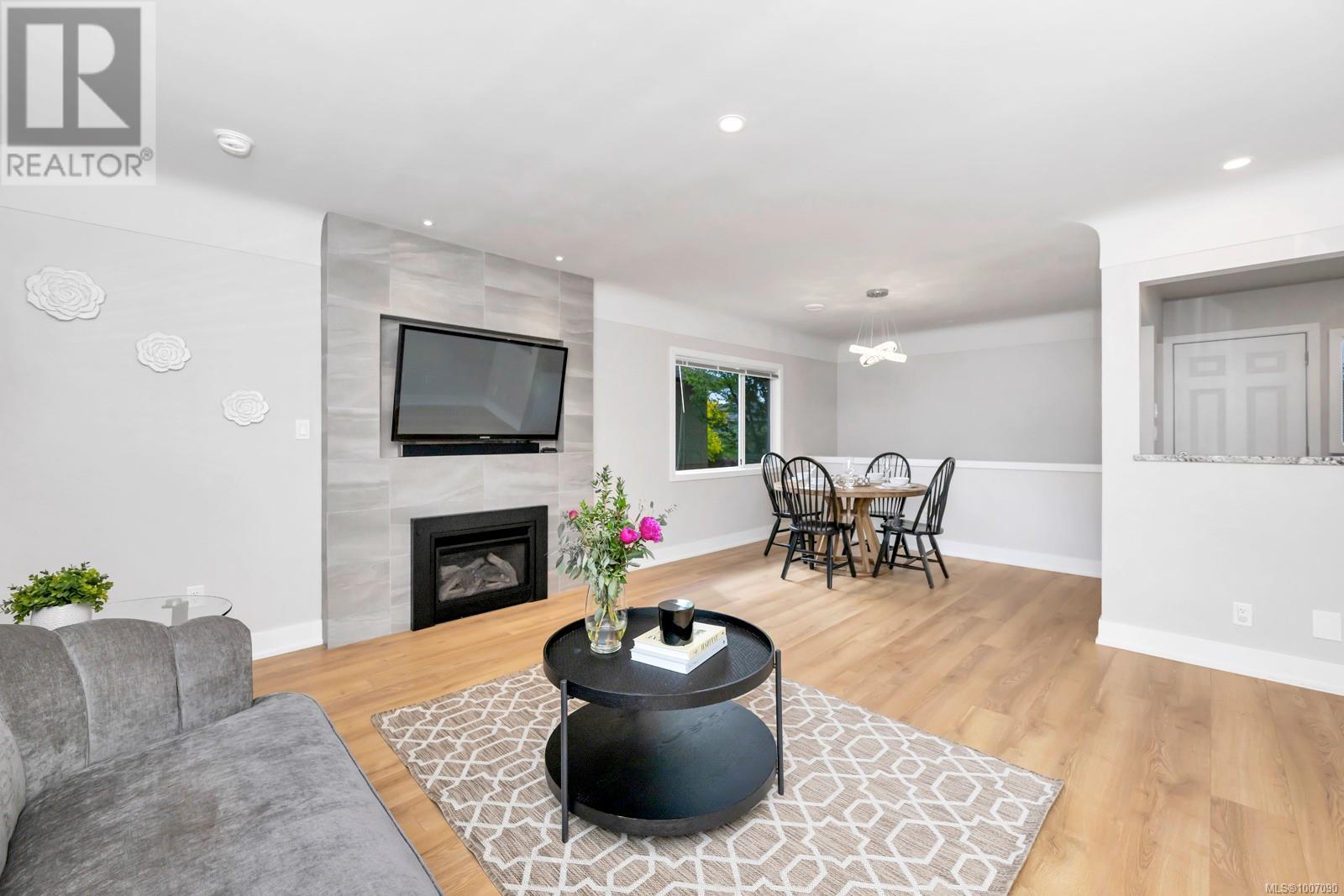 Property at 1045 Nicholson St image 3
