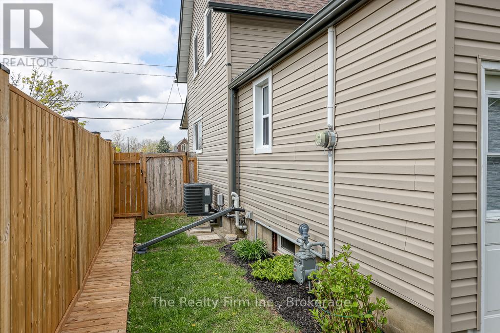 136 Bidwell Street, Tillsonburg, Ontario  N4G 3V5 - Photo 37 - X12306709