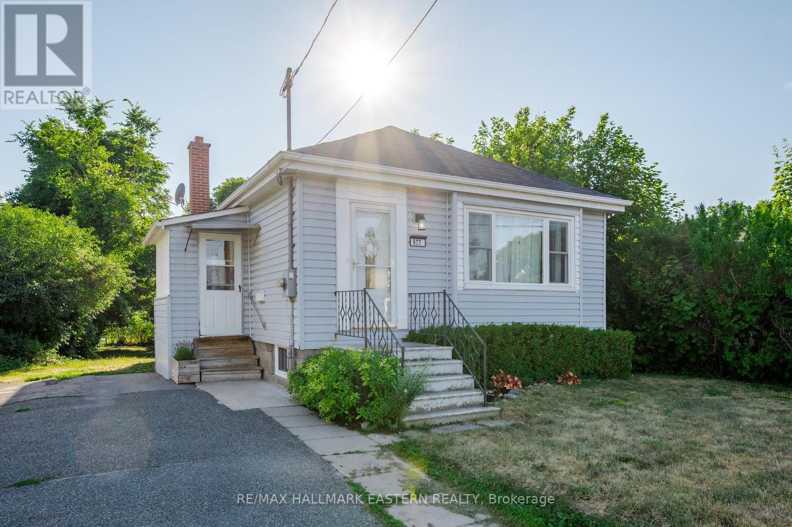 677 Armour Road, Peterborough East, Ontario  K9H 1Z5 - Photo 1 - X12306711