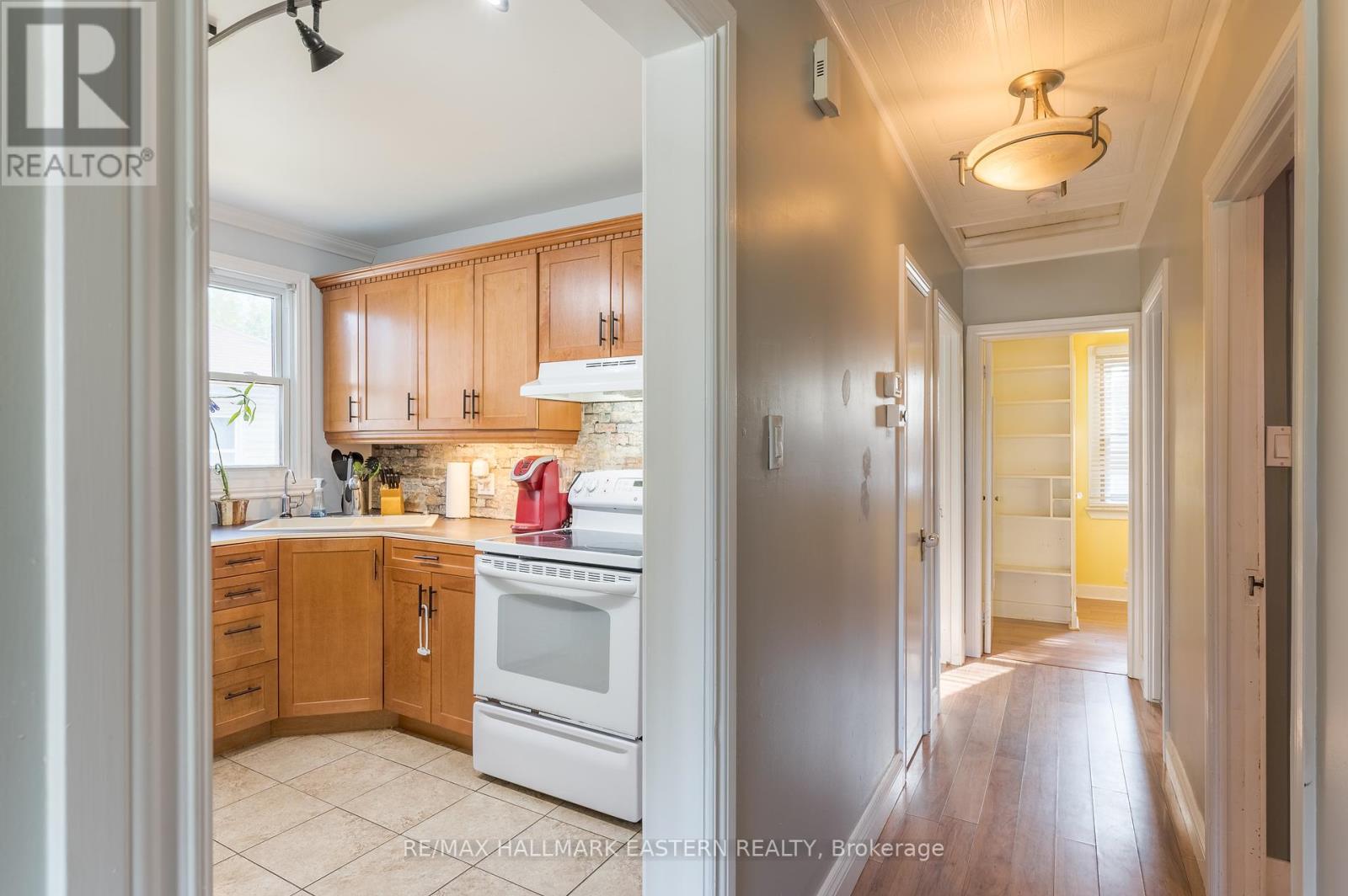 677 Armour Road, Peterborough East, Ontario  K9H 1Z5 - Photo 10 - X12306711