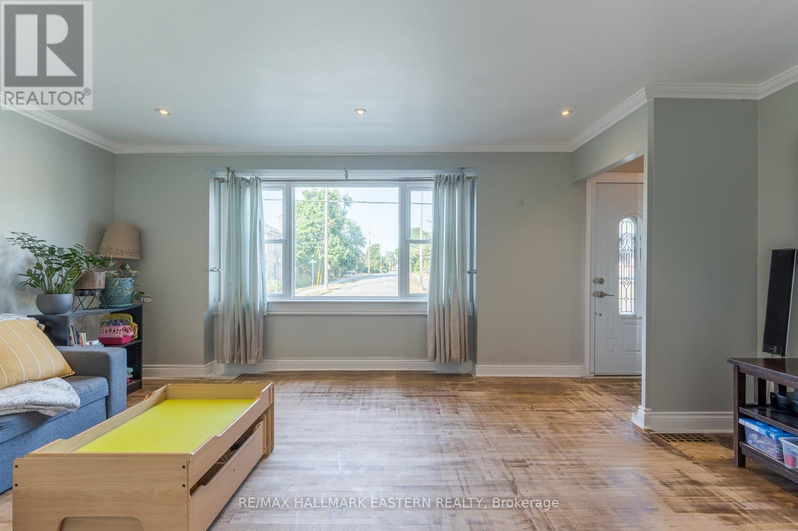 677 Armour Road, Peterborough East, Ontario  K9H 1Z5 - Photo 15 - X12306711