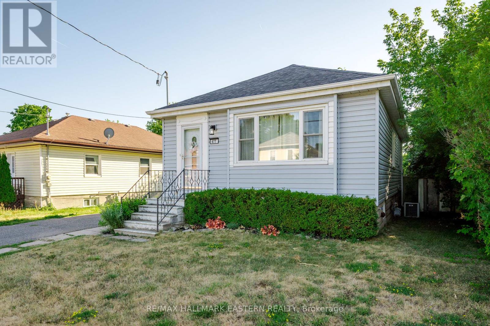 677 Armour Road, Peterborough East, Ontario  K9H 1Z5 - Photo 3 - X12306711