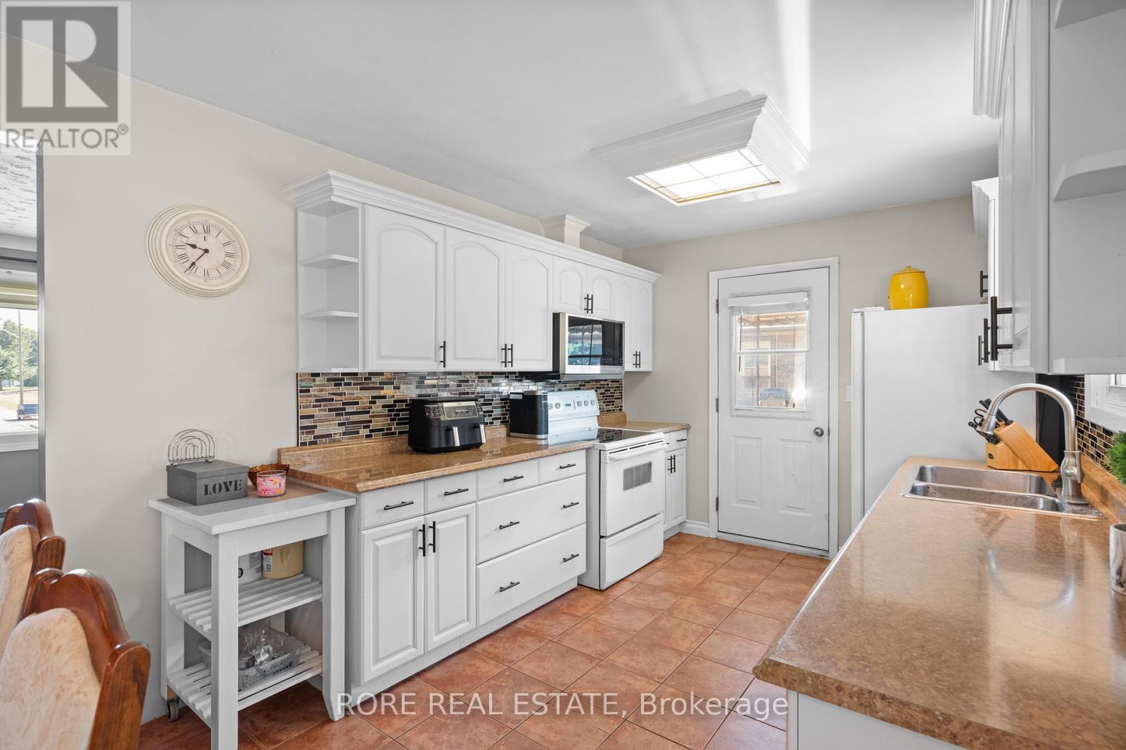 497 Clarence Street W, Port Colborne, Ontario  L3K 3H3 - Photo 12 - X12306744