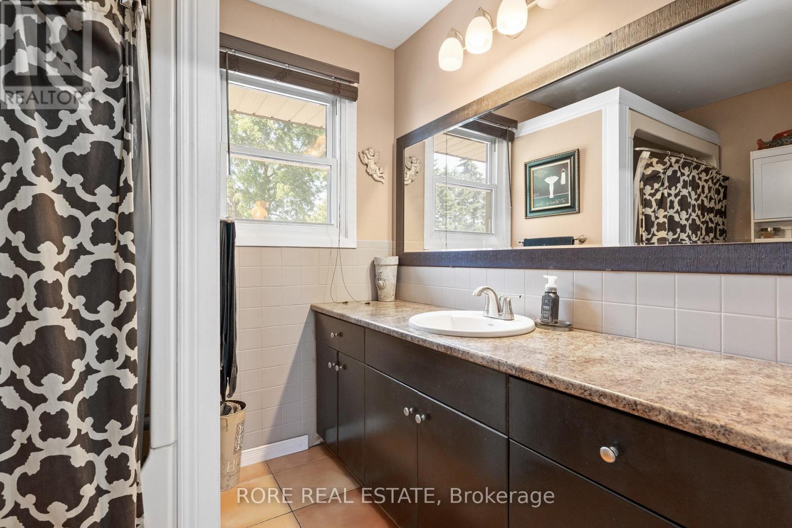 497 Clarence Street W, Port Colborne, Ontario  L3K 3H3 - Photo 14 - X12306744