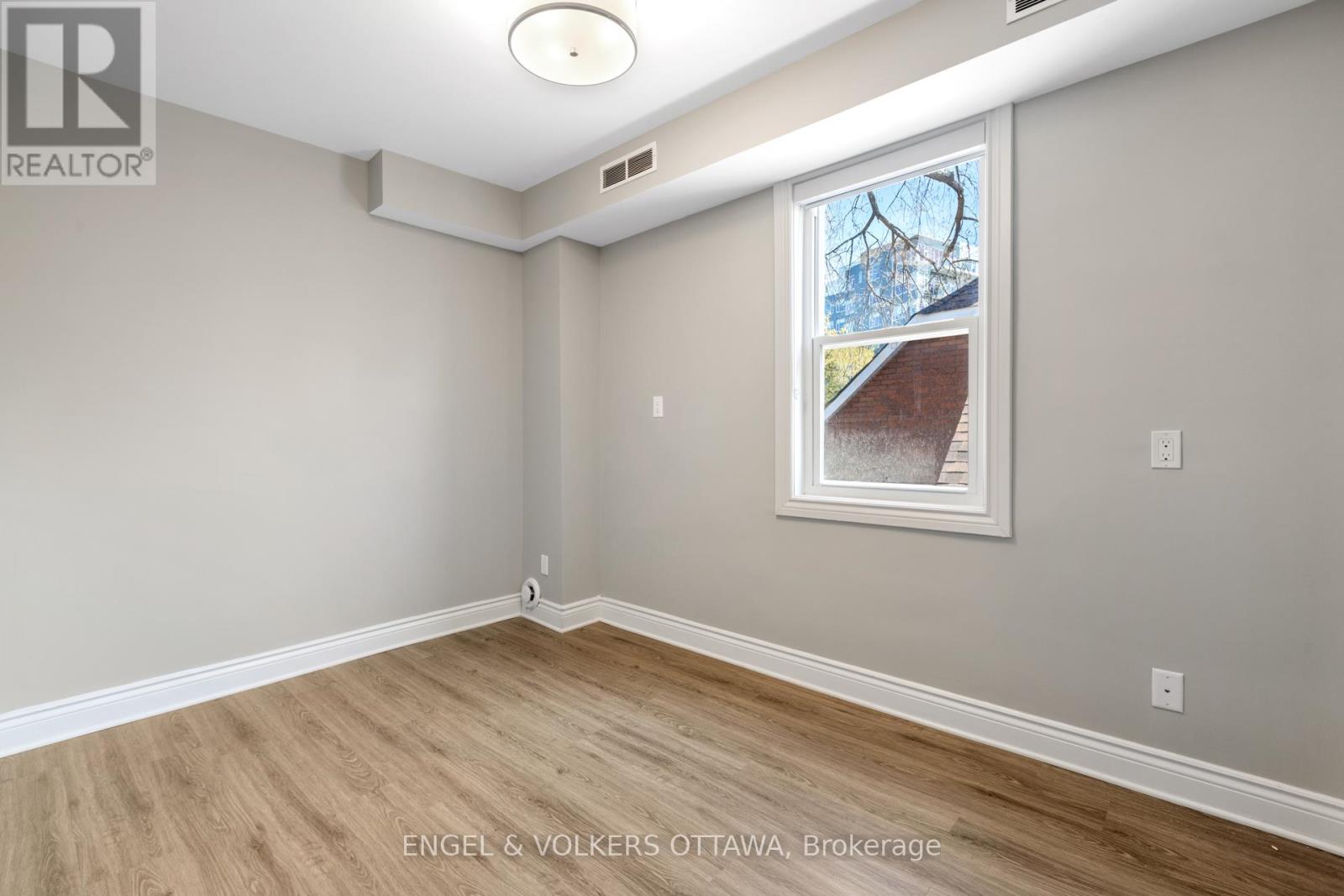 2 - 449 Green Avenue, Ottawa, Ontario  K1M 1L1 - Photo 10 - X12306505