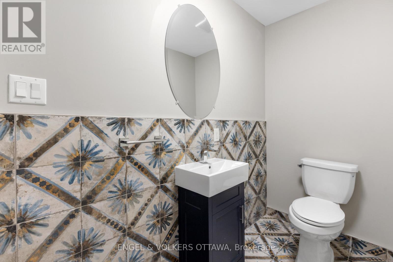 2 - 449 Green Avenue, Ottawa, Ontario  K1M 1L1 - Photo 11 - X12306505