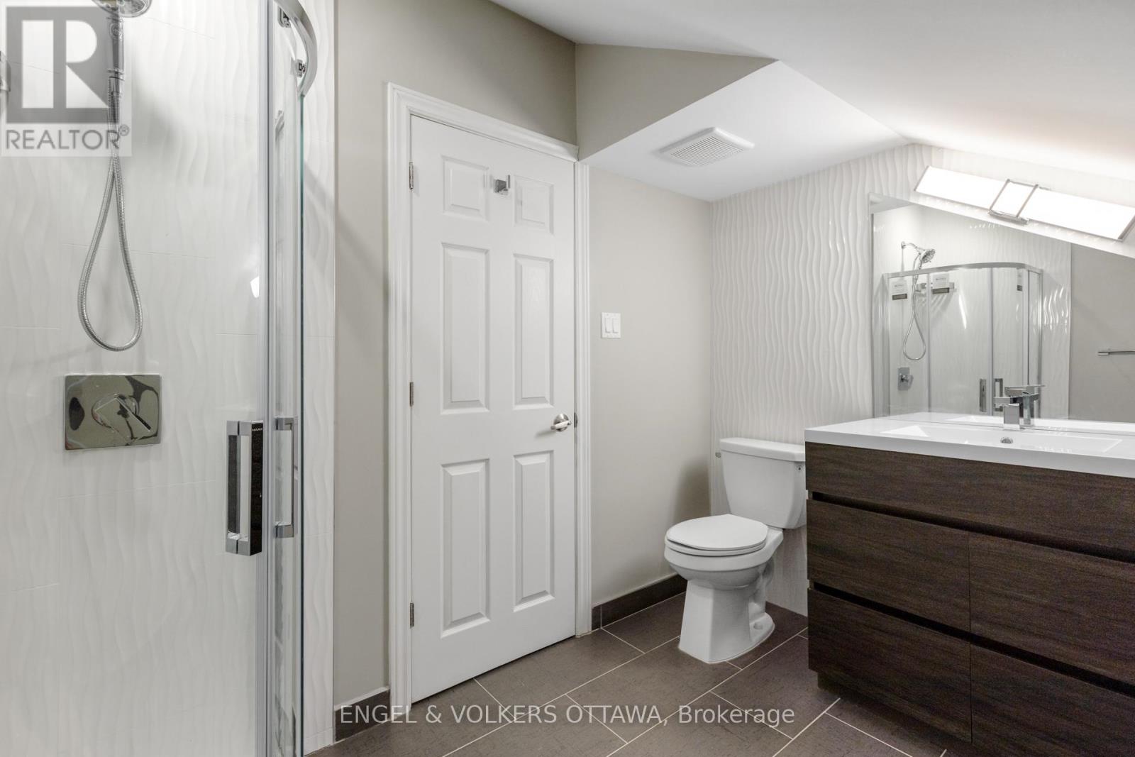 2 - 449 Green Avenue, Ottawa, Ontario  K1M 1L1 - Photo 16 - X12306505