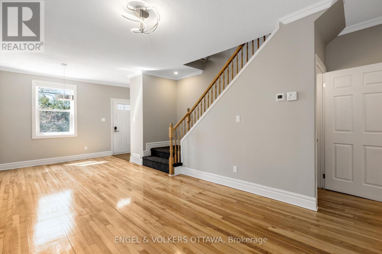 2 - 449 Green Avenue, Ottawa, Ontario  K1M 1L1 - Photo 5 - X12306505
