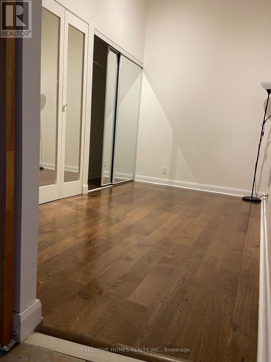 1004 - 700 King Street W, Toronto, Ontario  M5V 2Y6 - Photo 7 - C12306689