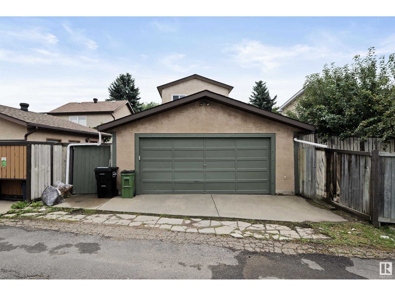 Property at 10814 20A AV NW image 2
