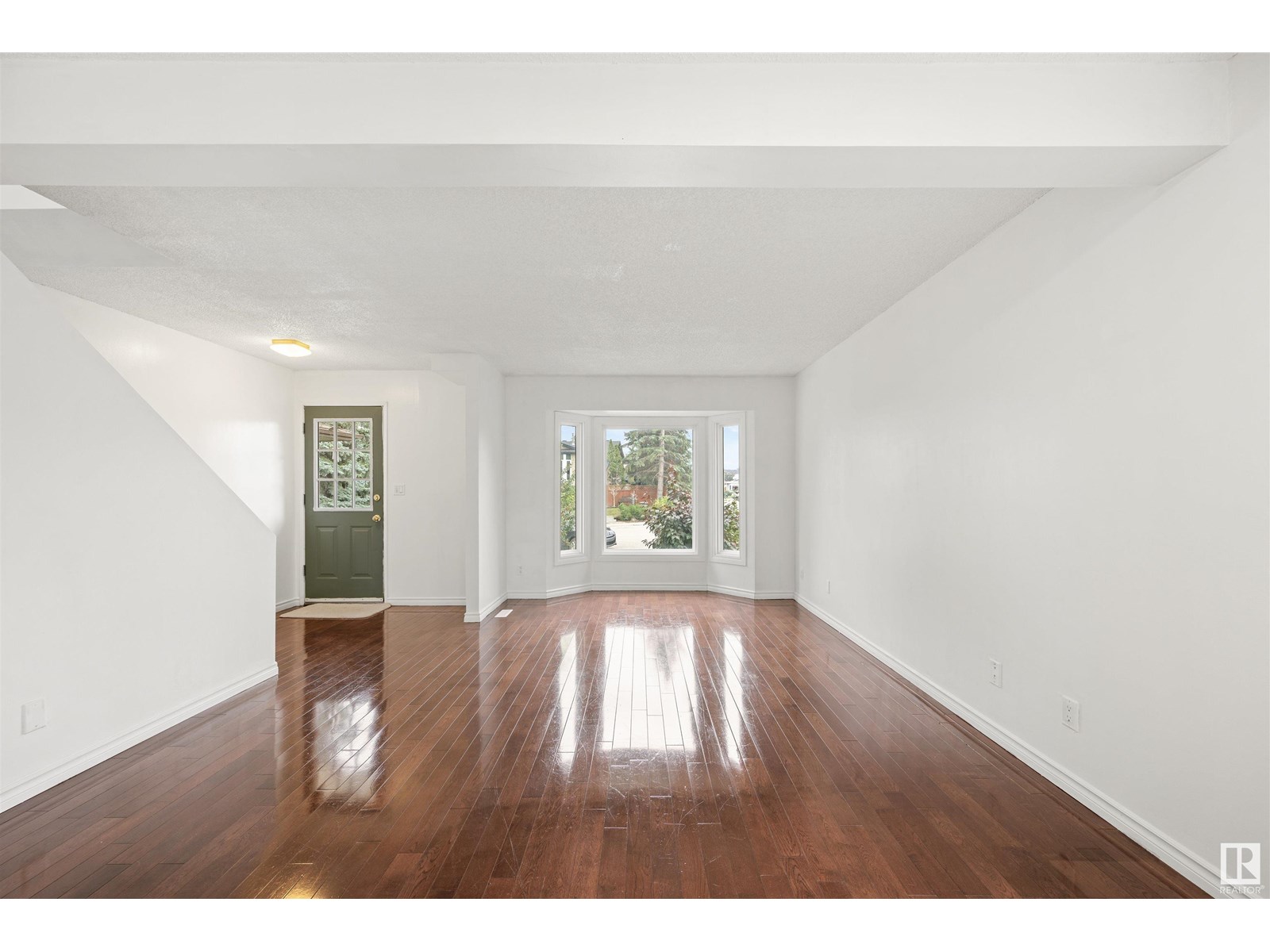 Property at 10814 20A AV NW image 5