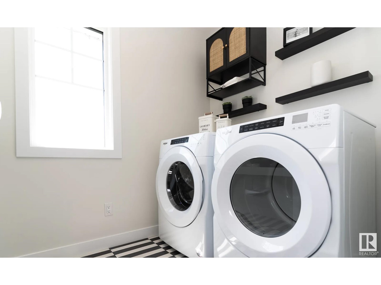 3036 Dixon Ld Sw, Edmonton, Alberta  T6W 5L2 - Photo 2 - E4449601