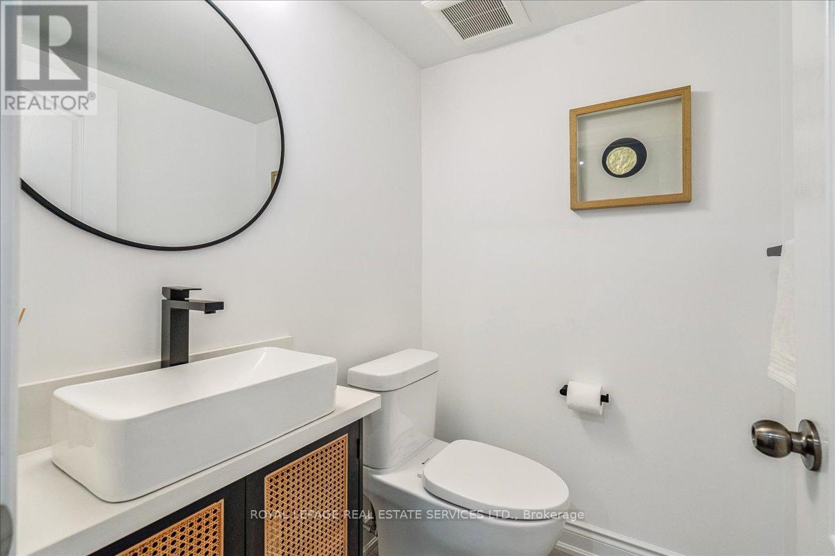3066 Highvalley Road, Oakville, Ontario  L6M 5H3 - Photo 10 - W12306697