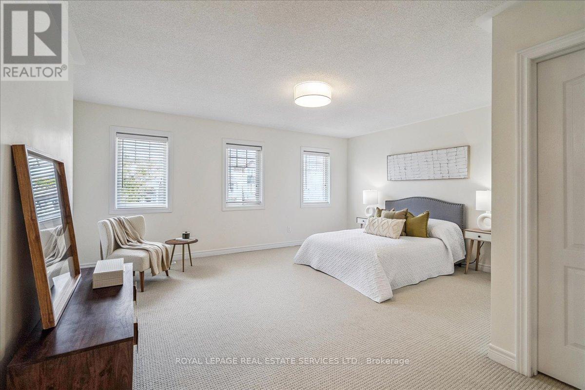 3066 Highvalley Road, Oakville, Ontario  L6M 5H3 - Photo 14 - W12306697