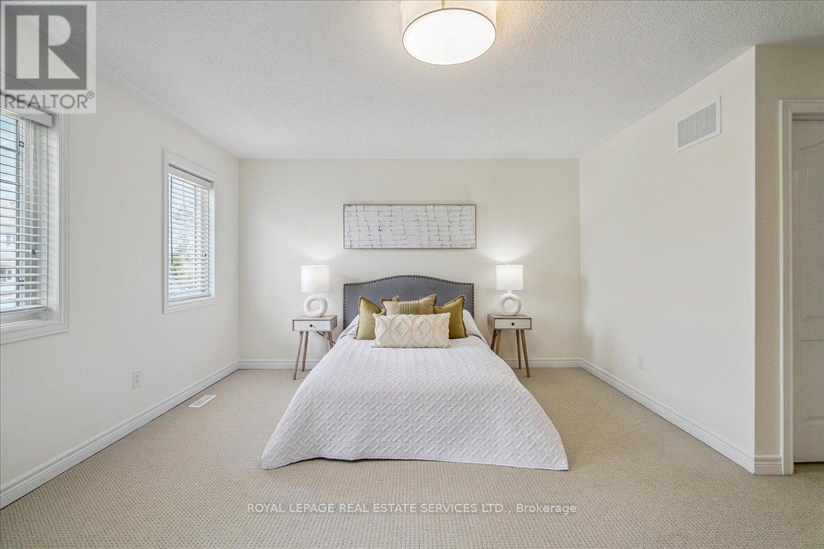 3066 Highvalley Road, Oakville, Ontario  L6M 5H3 - Photo 15 - W12306697
