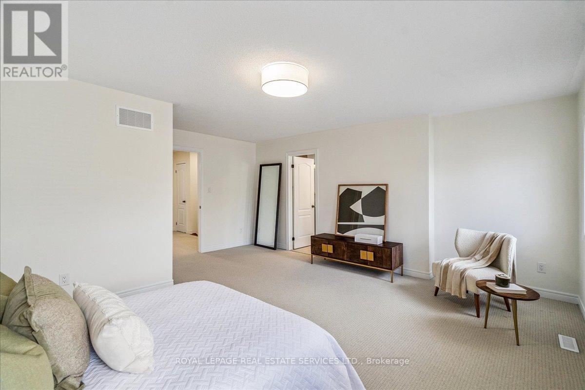 3066 Highvalley Road, Oakville, Ontario  L6M 5H3 - Photo 16 - W12306697