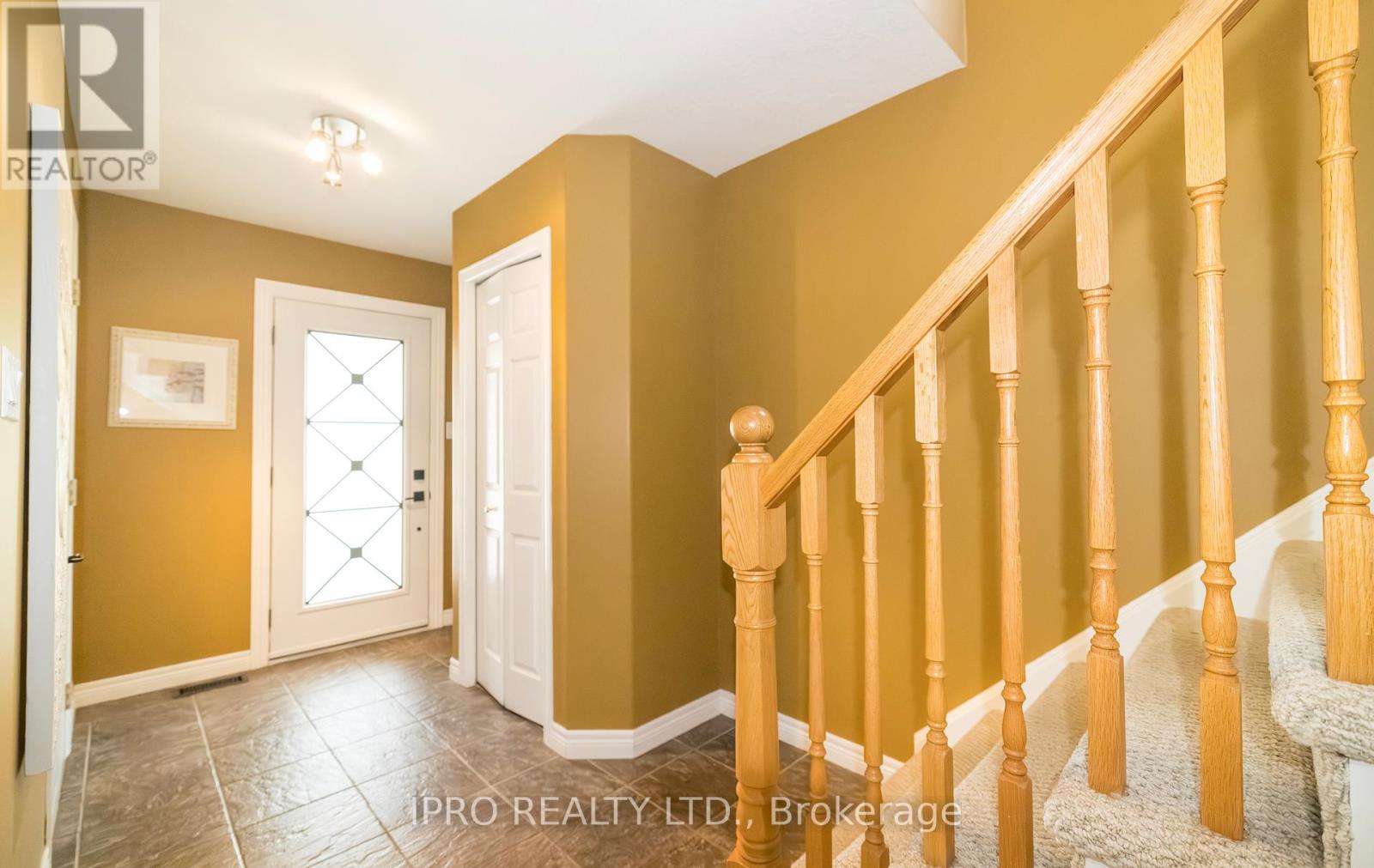 Property at 39 BEARDMORE CRESCENT image 4