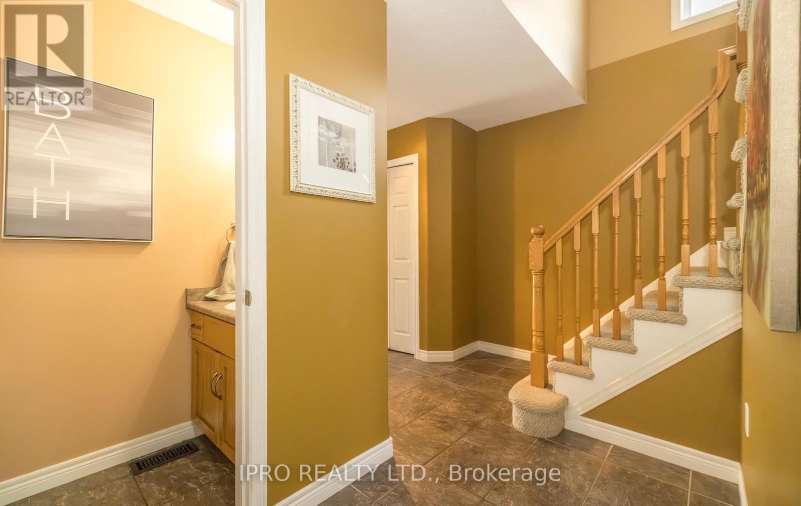 Property at 39 BEARDMORE CRESCENT image 5